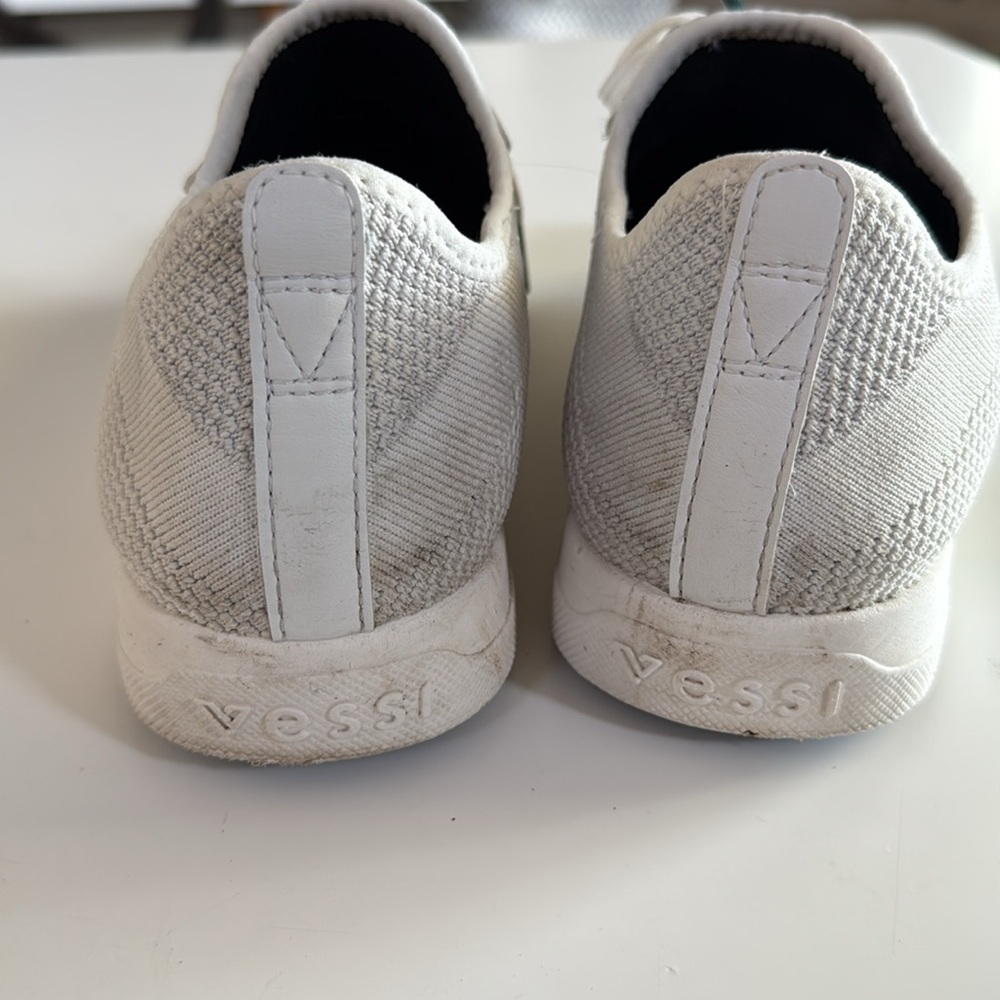 Vessi cloud, comfort, waterproof sneakers - Picture 2 of 4